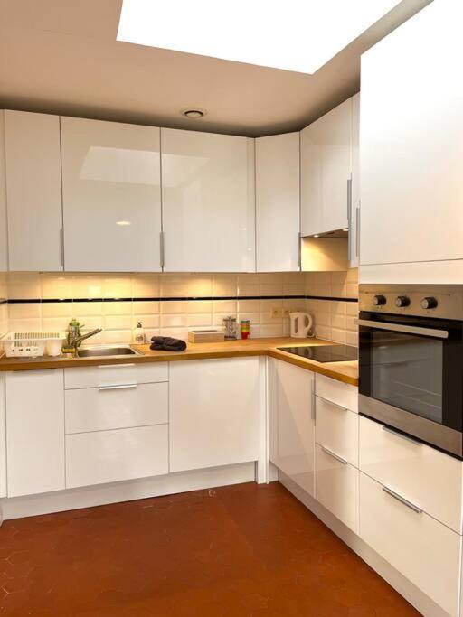 Appartement A Pied Du Centre Avec Place De Parking Αρλ Εξωτερικό φωτογραφία