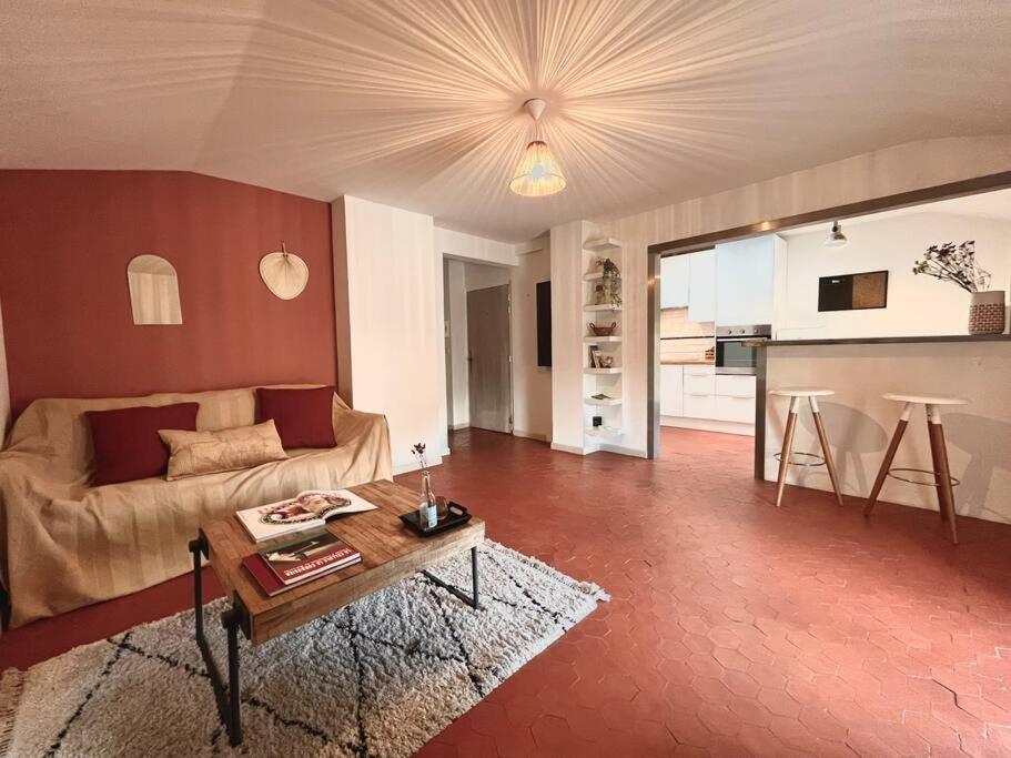 Appartement A Pied Du Centre Avec Place De Parking Αρλ Εξωτερικό φωτογραφία