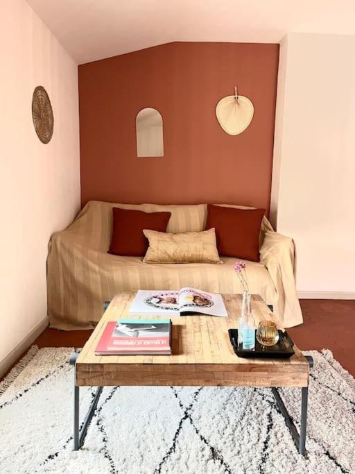 Appartement A Pied Du Centre Avec Place De Parking Αρλ Εξωτερικό φωτογραφία