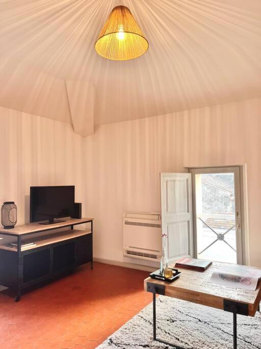 Appartement A Pied Du Centre Avec Place De Parking Αρλ Εξωτερικό φωτογραφία